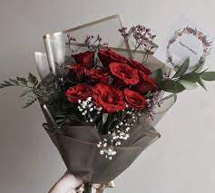 082138167161 #semaranghits #exploresemarang #buketbunga #buketbungamurah #buketbungawisuda #graduationbuket #tokobungasemarang #flowerbucketsemarang. Terkeren 15 Gambar Buket Bunga Hidup Anda Sedang Mencari Contoh Gambar Gambar Rangkaian Bunga Segar Untuk Dibuat Christmas Wreaths Holiday Decor Hand Bouquet