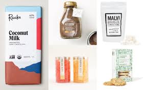 To top it off, it doesn't look too bad on your counter, either. Housewarming Gift Ideas For Your Employees