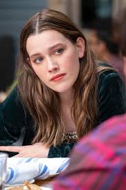 Who Plays Love In You Season 2 Actress Victoria Pedretti Is Netflix Royalty In 2020 Victoria Actresses Elizabeth Lail