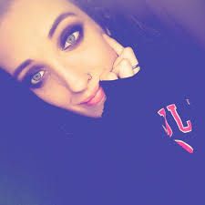 Amber Hyde (@amberhyde44)