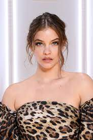 Barbara Palvin - Calzedonia Leg Show in Verona 10/08/2019 • CelebMafia