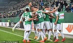 Find rapid wien results and fixtures , rapid wien team stats: Rapid Vienna 1 2 Arsenal Pierre Emerick Aubameyang And David Luiz Inspire Comeback Daily Mail Online