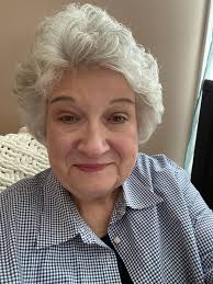 Sherri Toms Bryant 😔🙏🏽 Our Friend, Our Mentor, Our Sunshine in the  Mornings, Our Moonlight in the Evenings. With your smile and your  inspirational words will be missed in days come forwards.