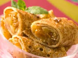 Crepes Roulees Aux Pommes Et Au Caramel Recette De Crepes Sucrees Recette Recette Crepe