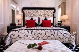 Pin By Pamela Morris On Boudoir Bedroom Red Master Bedroom Inspiration Red Rooms