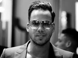 Las mezclas de sonido de la canción están influidas por el género bachata y del tango rioplatense. Romeo Santos Es El Mas Visto En Youtube En Chile Radio Corazon