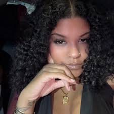 I'm sorry but ray Charles can see Randall is gay. How can she not see it.