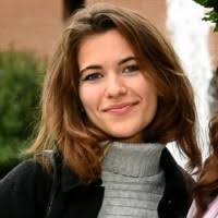 90+ perfiles de «Penelope»