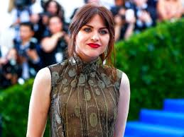 Frances bean cobain was born on august 18, 1992 in los angeles, california, the usa to kurt cobain and courtney love. Kurt Cobain S Daughter Frances Saddens Nirvana Fans As She Confirms Her Mental Problems Metalhead Zone