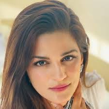 Charu Batra's Instagram, Twitter & Facebook