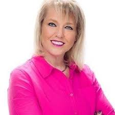 Esther Guttman's Instagram, Twitter & Facebook