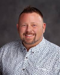 School board forum highlights differences in 11 candidates