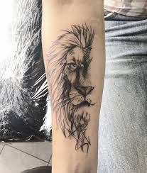 Lion Tattoo Meaning Lion Tattoo Ideas For Men And Women With Photos Armeltatowierungen Muster Tattoos Tattoo Bedeutungen