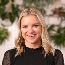 Kara Egan's Instagram, Twitter & Facebook