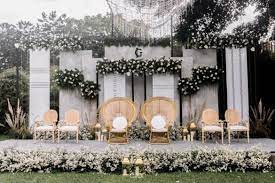 Outdoor Pelaminan The Cool Decor And Present 2019 Idewedding Outdoor Wedding Decorations Wedding Backdrop Design Wedding Stage Design