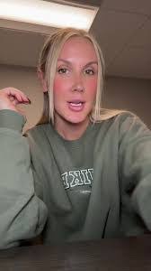 Jaclyn Henderson's Instagram, Twitter & Facebook