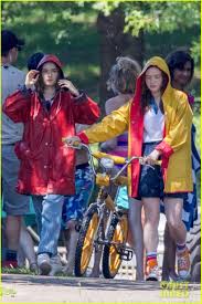 Millie bobby brown bobby brown stranger things stranger things kids enola holmes brown outfit celebs celebrities jennifer aniston veronica. Mille Bobby Brown And Sadie Sink Wallpapers Wallpaper Cave