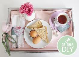 Petit déjeuner fête des mères. Petit Dejeuner Au Lit Pour La Fete Des Mamans A Voir