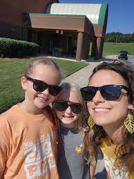 Congrats to 3rd grader Claire Hawks who was the People's Choice Award  Winner for this year's Jackson County's Got Talent Virtual Talent Show!  👏👏👏