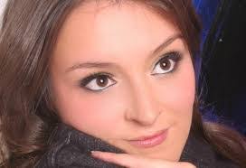 Katie Lowe's Instagram, Twitter & Facebook