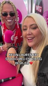 Lauren Bare's Instagram, Twitter & Facebook