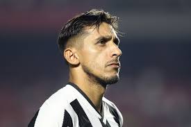 Ex-Botafogo, Damián Suárez é anunciado pelo Peñarol, adversário do Flamengo  na Libertadores