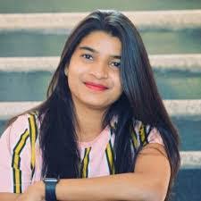 Shikha Nayar's Instagram, Twitter & Facebook