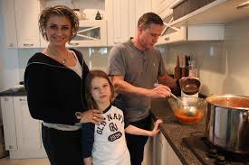 Anamaria prodan și laurențiu reghecampf divorțează! Anamaria Prodan È™i LaurenÈ›iu Reghecampf La Noi In CasÄƒ Se GÄƒteÈ™te Ca La Restaurant