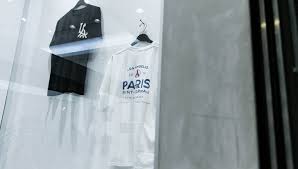 Le paris saint germain est une équipe née en 1970 de la fusion du stade saint germain et du paris football club. La Galerie Psg In Los Angeles Soccerbible
