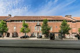 De ambulance is met spoed uitgerukt naar de ferdinand bolstraat in den haag. Locatiesoverzicht Claris Zorggroep