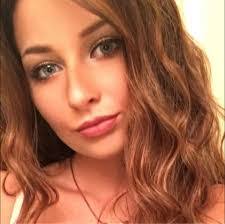 Elisa Taylor's Instagram, Twitter & Facebook