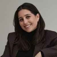 Ana Knapp's Instagram, Twitter & Facebook