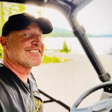 Mother and daughter attend favorite artist's concert together