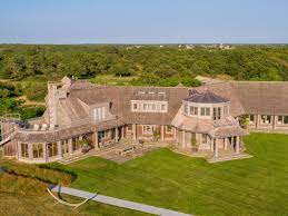 The leading real estate marketplace. Barack And Michelle Obama Reportedly Close Deal For 11 75 Million Martha S Vineyard Estate Mansion Global