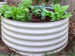 Metal beds are said to hold a more even temperature throughout the day as the soil absorbs the heat, and maintain a degree of that even when. 42 Round Metal Garden Bed The Grommet