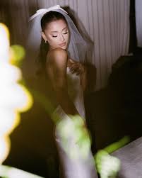 Nicki minaj (official video)listen to 'dangerous woman' the album: Vyzczpns1zcsum