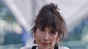 Judith Thurman: "En EE UU hay una guerra por la democracia y la libertad de  prensa"