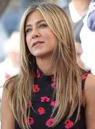 Le dégradé sera également le meilleur allié des femmes aux cheveux bouclés ou ondulés, désirant donner encore plus de volume à leur chevelure. Le Brushing Lisse Degrade Comme Jennifer Aniston Coupe De Cheveux Jennifer Aniston Coupe Cheveux Mi Longs Blonds Idee Coupe Cheveux Long