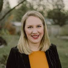 Linda Ginder's Instagram, Twitter & Facebook