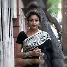 bollywood mafia: Being targeted by Bollywood mafia, old political  circuit, claims actress Tanushree Dutta - The Economic Times