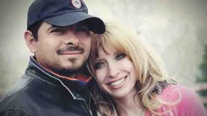 Fundraiser for Lynn Sais by Phoebe Sais : Show Your Love and Support for  the Sais Family