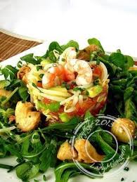 Salade De Poulet Marine Crevettes Et Pamplemousse De Cyril Lignac Recette Salade Poulet Poulet Marine Salade