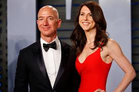 Pemilik amazon, jeff bezos, adalah pria yang sangat kaya raya. Setelah Cerai Jeff Bezos Mungkin Tak Lagi Jadi Orang Terkaya Dunia Ekonomi Bisnis Com