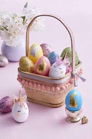 Dyeing and decorating easter eggs is one of our favorite holiday traditions, and we're always on the lookout for new ways to express our creativity. 53 Easy Easter Egg Designs How To Decorate An Easter Egg