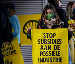 Vvd'er van 't wout is voor minimaal drie maanden uitgeschakeld. Dutch Climate Activists Block Climate Ministry Entrance To Demand Release Of Shell Papers Global Voices