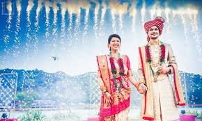 As photography is a key element to help seal in your memories for a life time, it has to be executed with perfection, specially when it comes to your wedding. Candid Wedding Photography The New In Thing Fwd Vivah