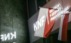 KNF uderza w giełdowych manipulatorów. Podejrzenia o pranie pieniędzy i „brudną” grę akcjami