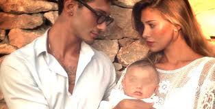 Cari amici, la pagina di stefano e belen si fermerà, per le vacanze estive dal 3 agosto al 30 agosto 2020! Belen Rodriguez E Stefano De Martino Tutto Sulle Nostre Nozze Hippie Gossip