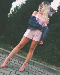 Runway fashion prefer:wolford prefer:wikifeet prefer:pantyhose prefer:thinspo prefer:elsa hosk runway elsa hosk vs models models off duty look fashion fashion outfits womens fashion fashion tips barett outfit love style life. Laura Wengova S Feet Wikifeet