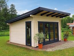 Für das gartenhaus werden zunächst die vier wände gebaut, die später dann als vorgefertigte konstruktionen aufgestellt und zum gartenhaus zusammengesetzt werden. Gartenhauser Holz Schroeer Bauen Und Wohnen